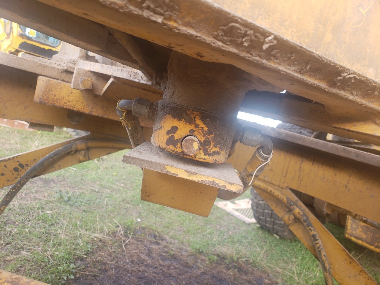 12114 Champion 730A Hydraulic Valve For Sale 12114 Champion 730A Hydraulic Valve For Sale