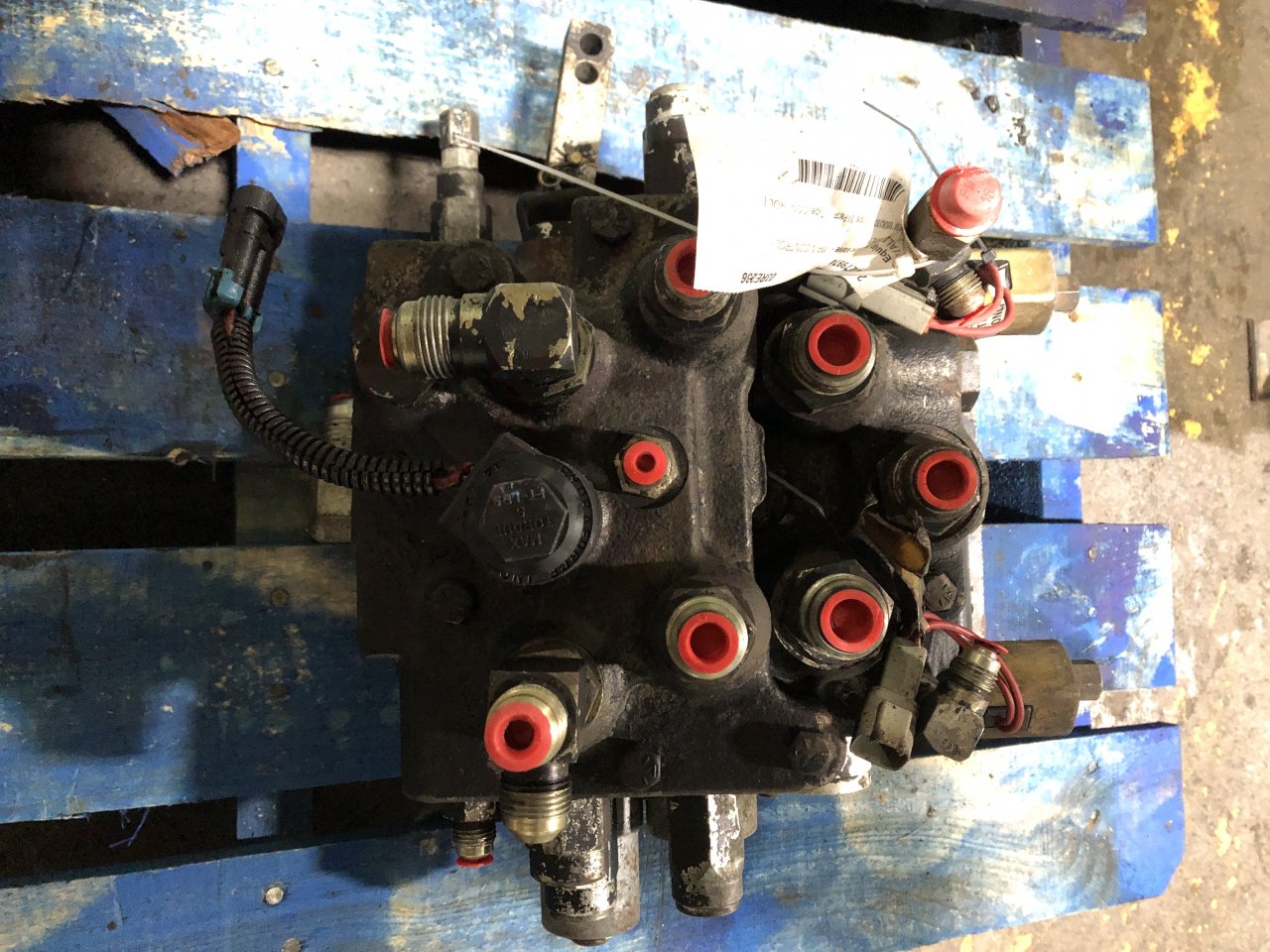 6806180 Bobcat 863 Hydraulic Valve for Sale