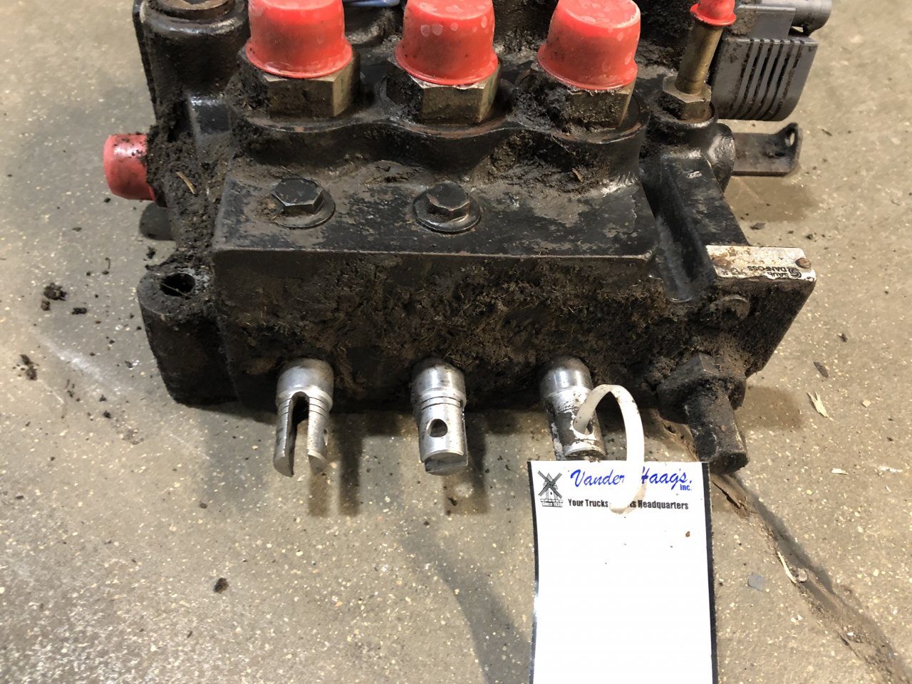 AT321302 John Deere CT322 Hydraulic Valve for Sale