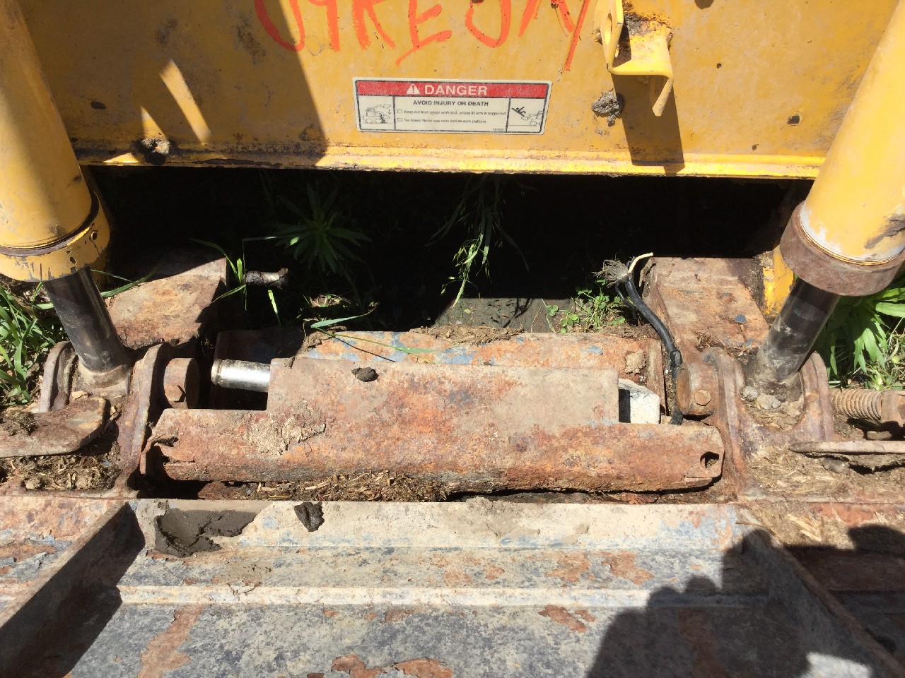 Gehl 6640 Quick Coupler for Sale