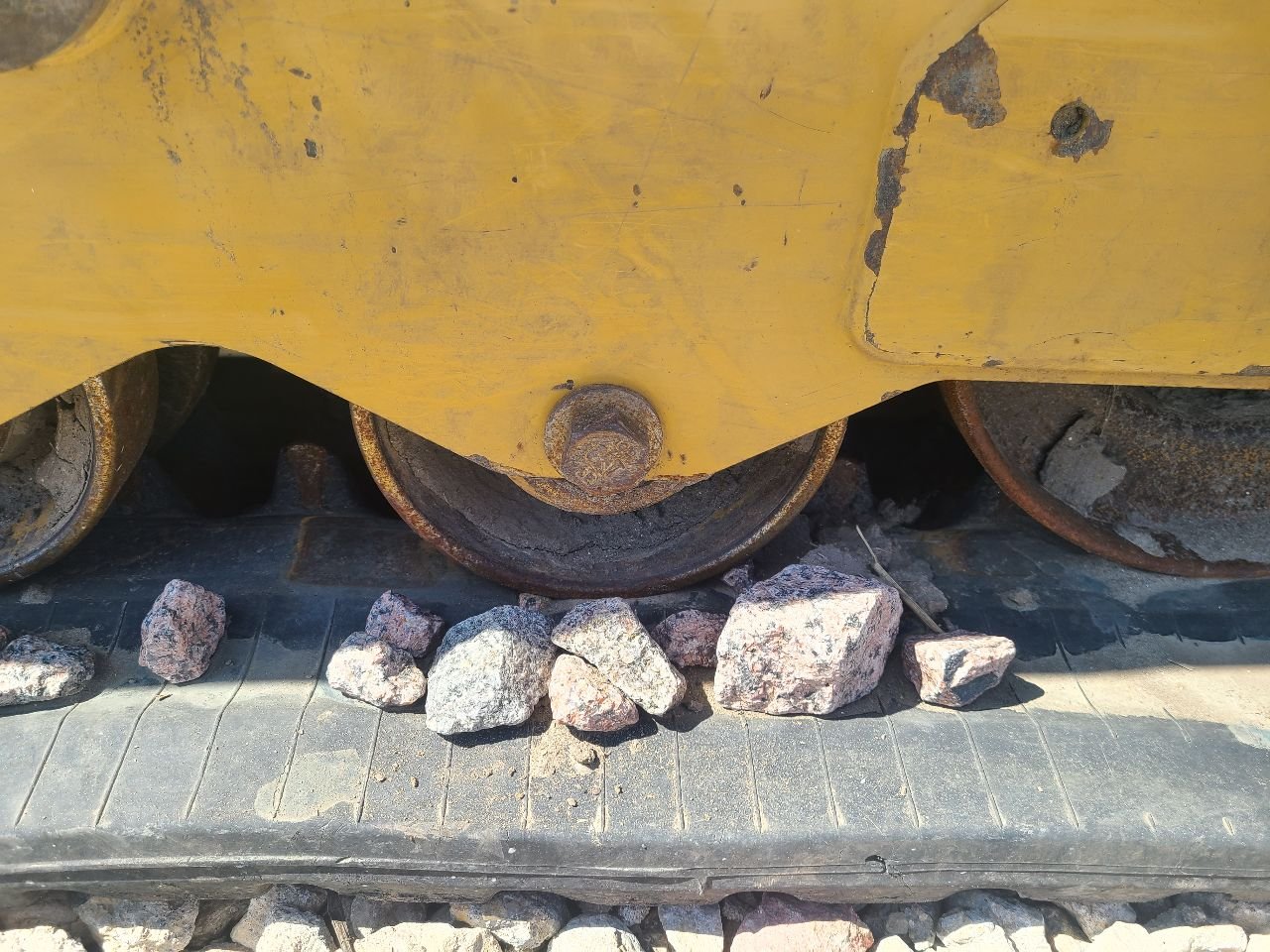 1969946 389-7624 | CAT 299D2 XHP Track Roller for Sale