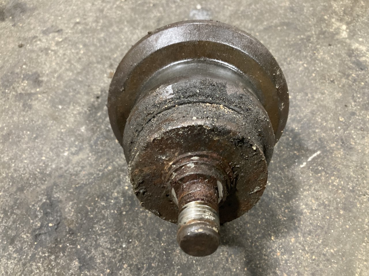 Track Roller / Bottom Roller For Bobcat E26 E32 E42 331 E34 E35 E35i E37 – Replaces 7013575 (Autoup)