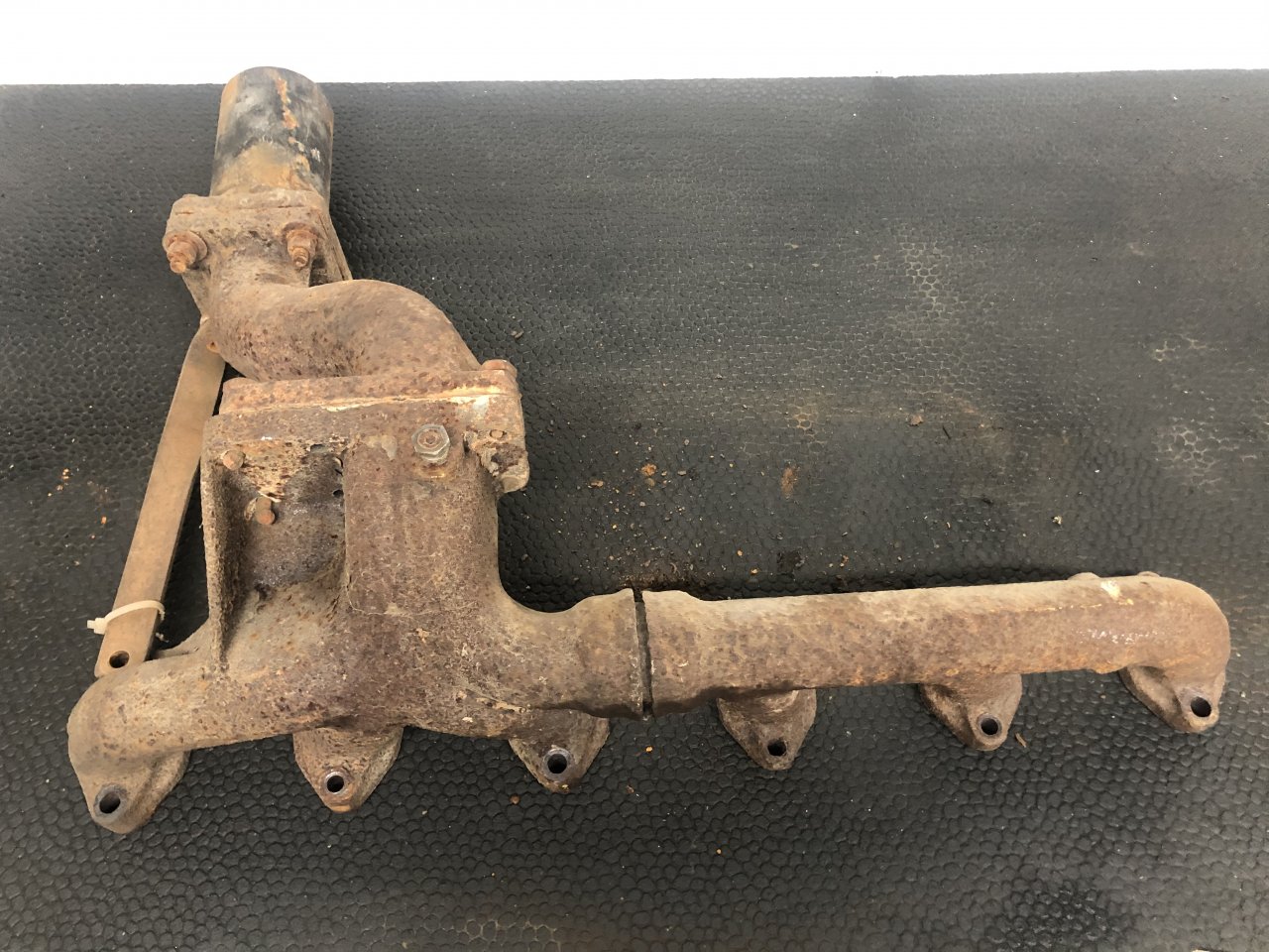 Fiat/Iveco 8065 Engine Exhaust Manifold for Sale