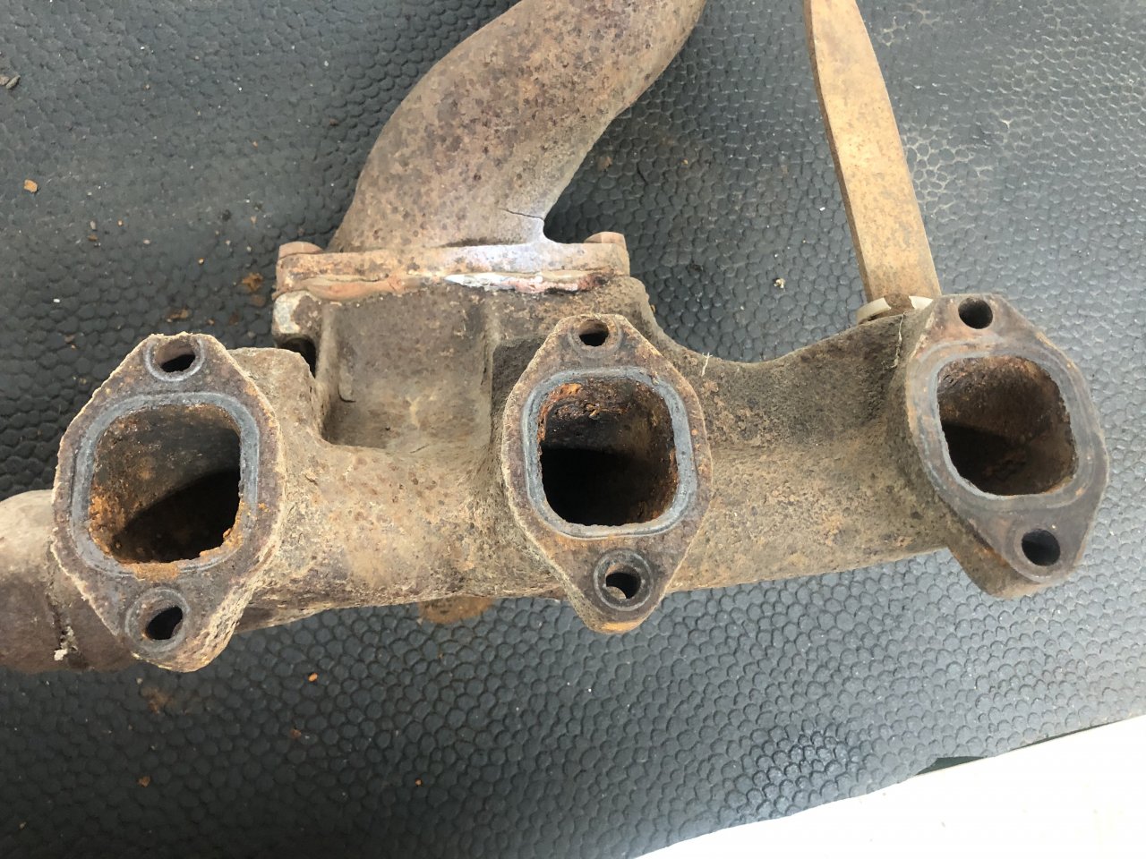 Fiat/Iveco 8065 Engine Exhaust Manifold for Sale