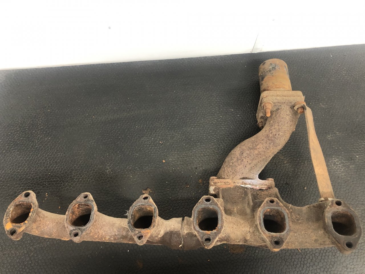 Fiat/Iveco 8065 Engine Exhaust Manifold for Sale