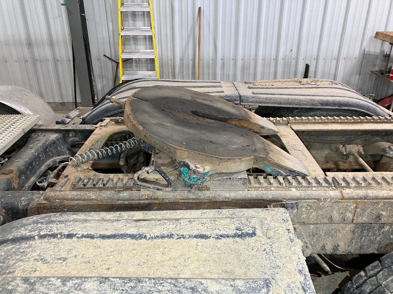 FW337883XL Holland FW31 Fifth Wheel for Sale