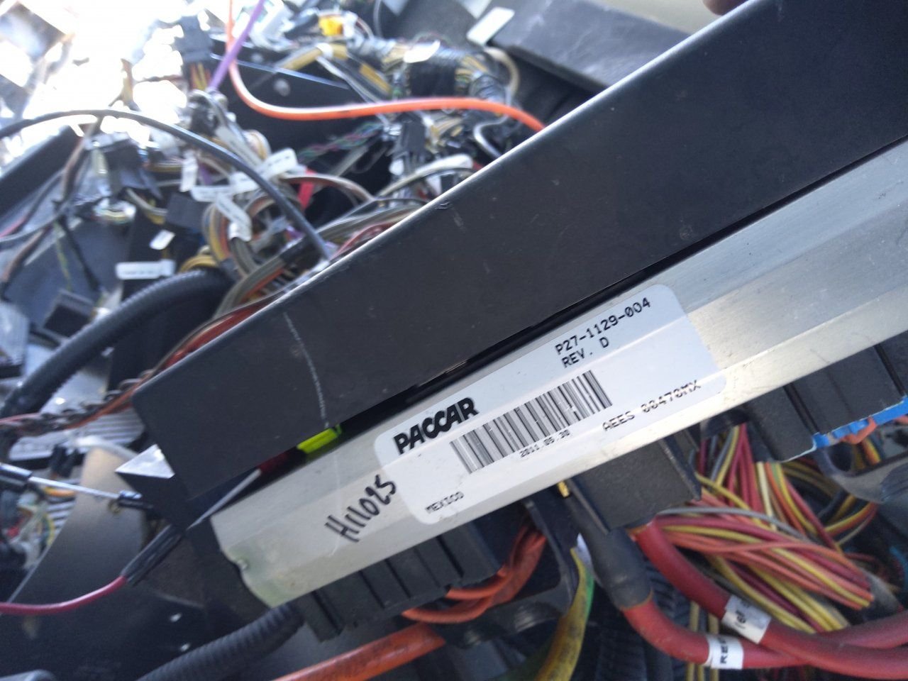 P271129004 Kenworth T370 Fuse Box for Sale