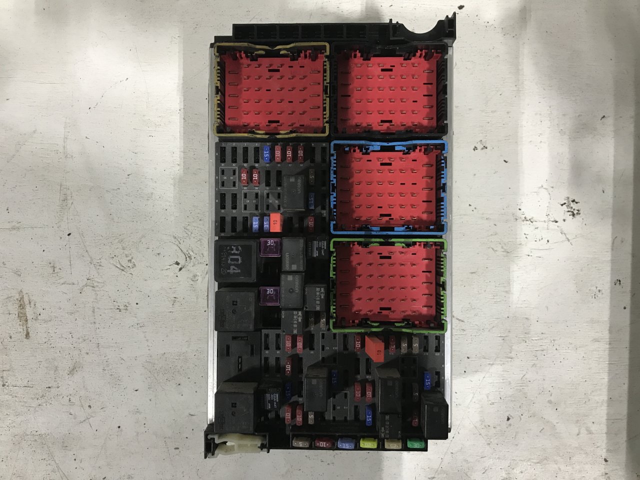 P27-1287-0101 | Kenworth T880 Fuse Box for Sale