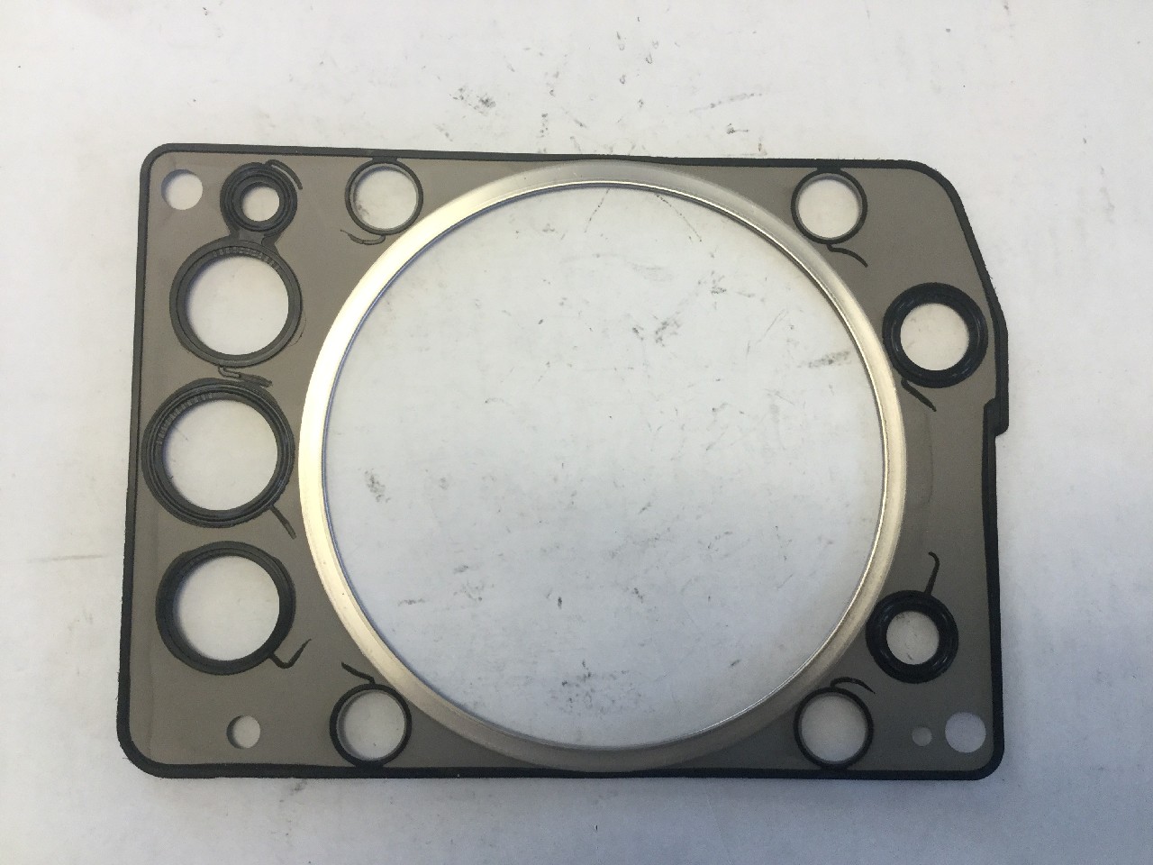 Joint Moteur AJUSA - Pièce D'origine Qualité OE - Fabriqué En Espagne - Compatible Nombreuses Marques