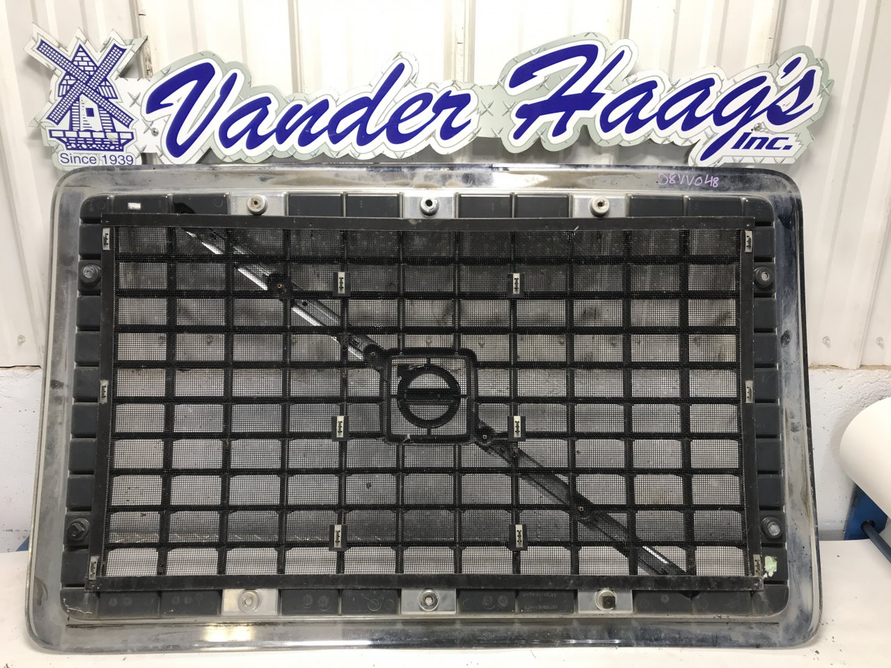 Volvo VNL Grille for Sale