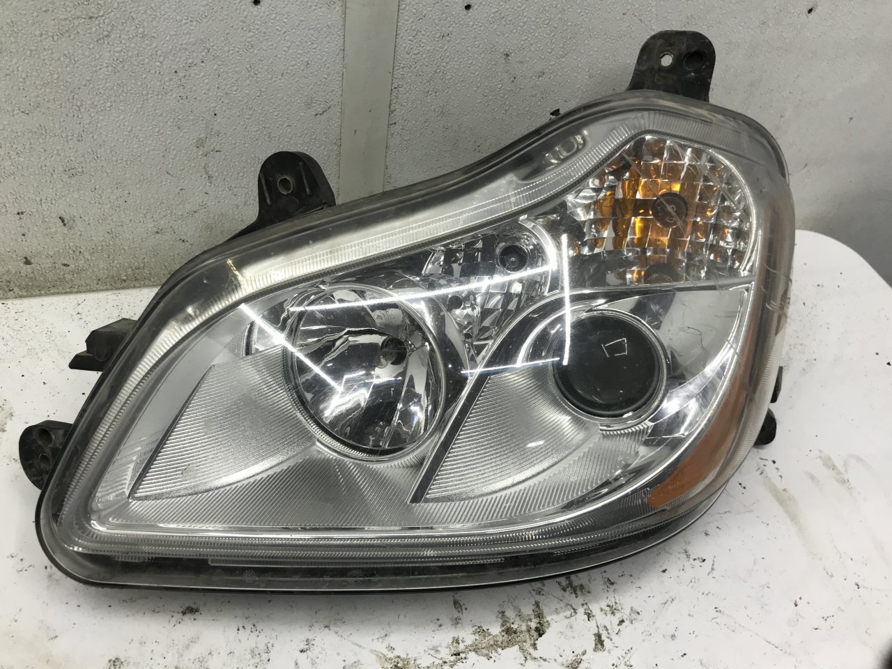 P54-6103-10000 | Kenworth T680 Headlamp for Sale