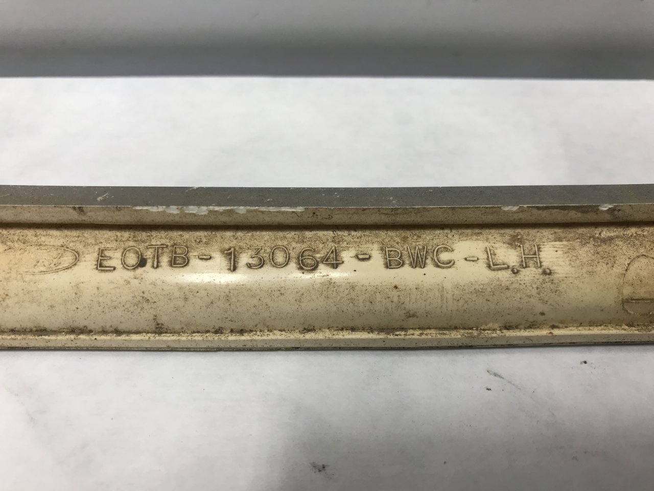 EOTB13064BWC Ford F700 Headlamp Door Headlamp Cover for Sale