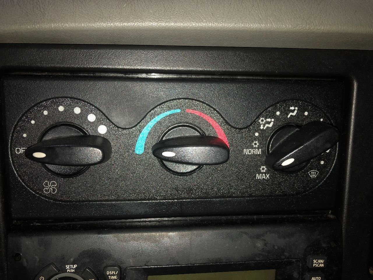 3827580C2 | International DURASTAR (4400) Heater & AC Temperature Control f