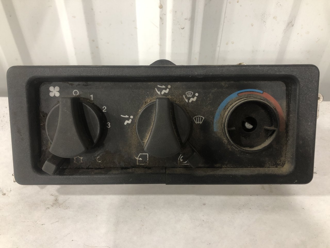 680.830.04.85 Freightliner FL70 Heater & AC Temperature Control for Sale