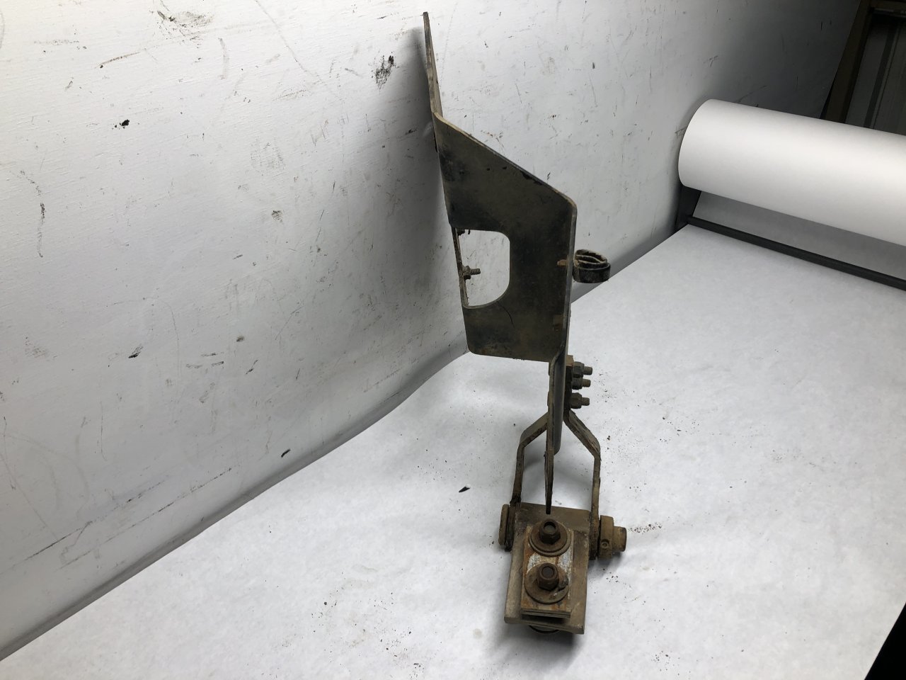 Kenworth T600 Hood Hinge for Sale
