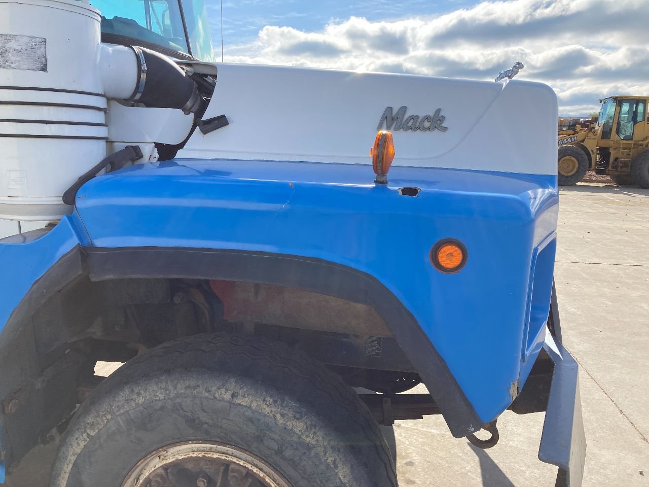 Mack RB600 Hood for Sale