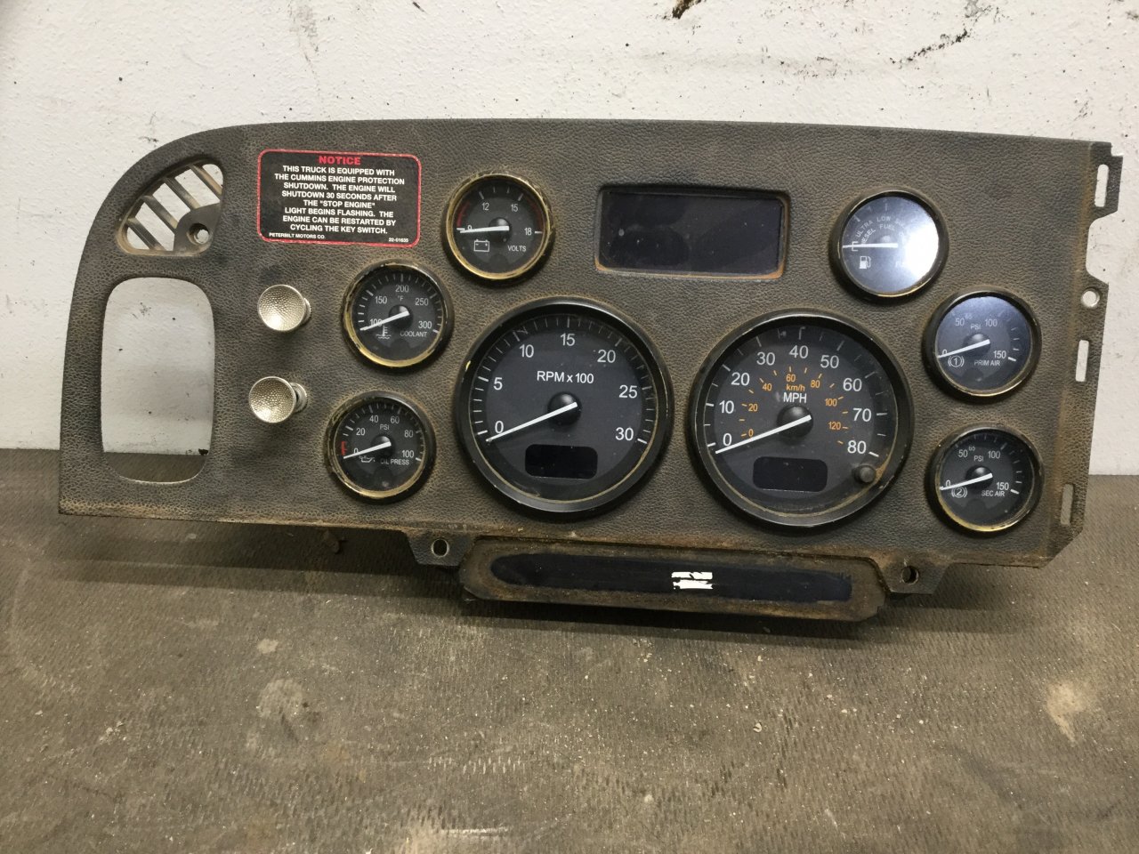 Naveページ instrument-cluster-vnl-volvo-