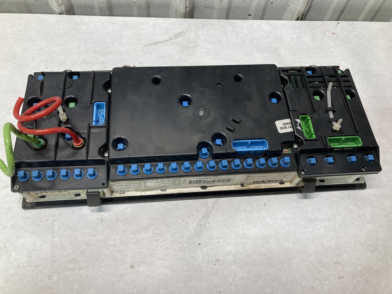 Volvo VNL Speedometer Instrument Cluster for Sale