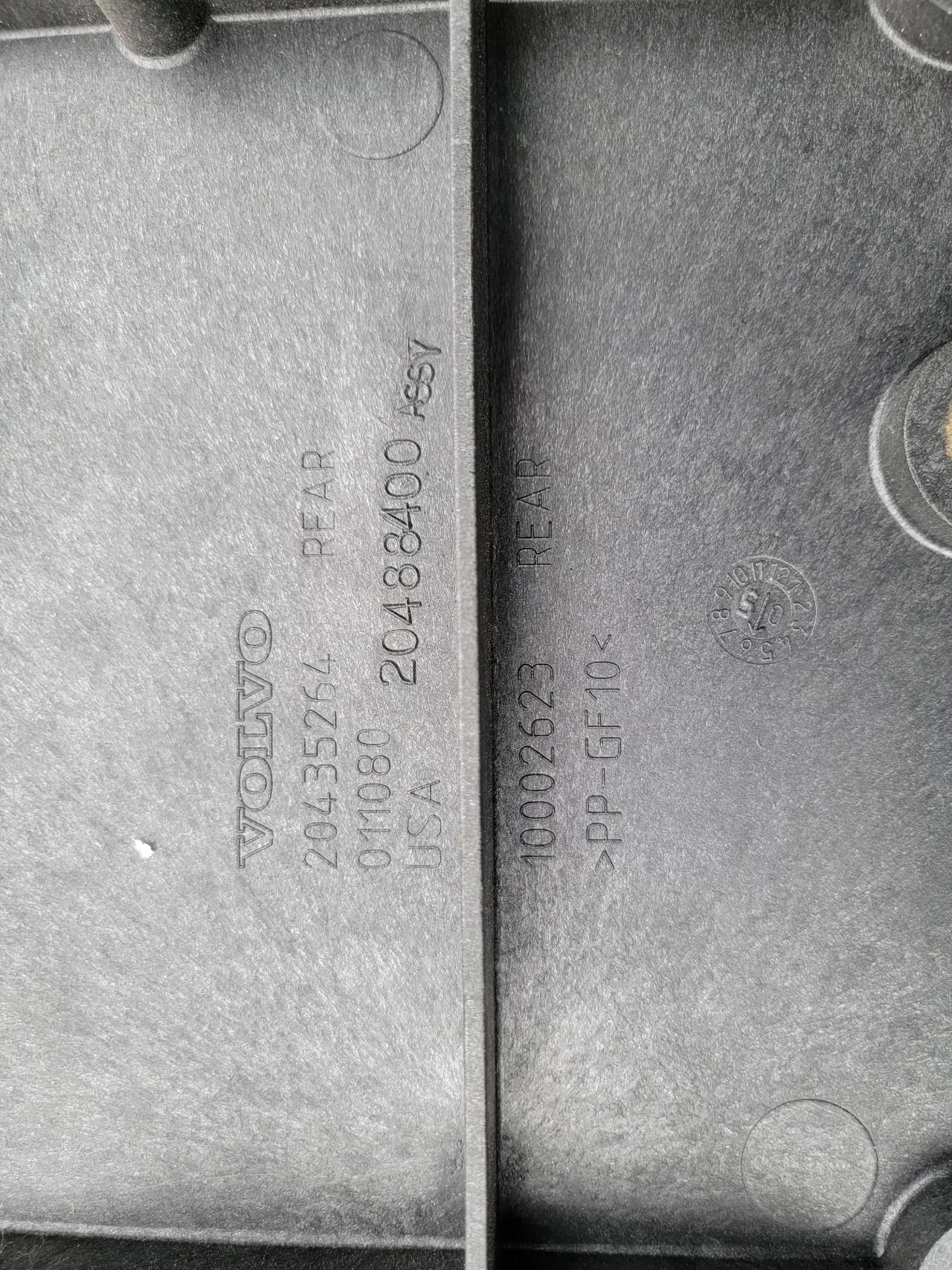 Volvo VNL Cab Interior Part for Sale