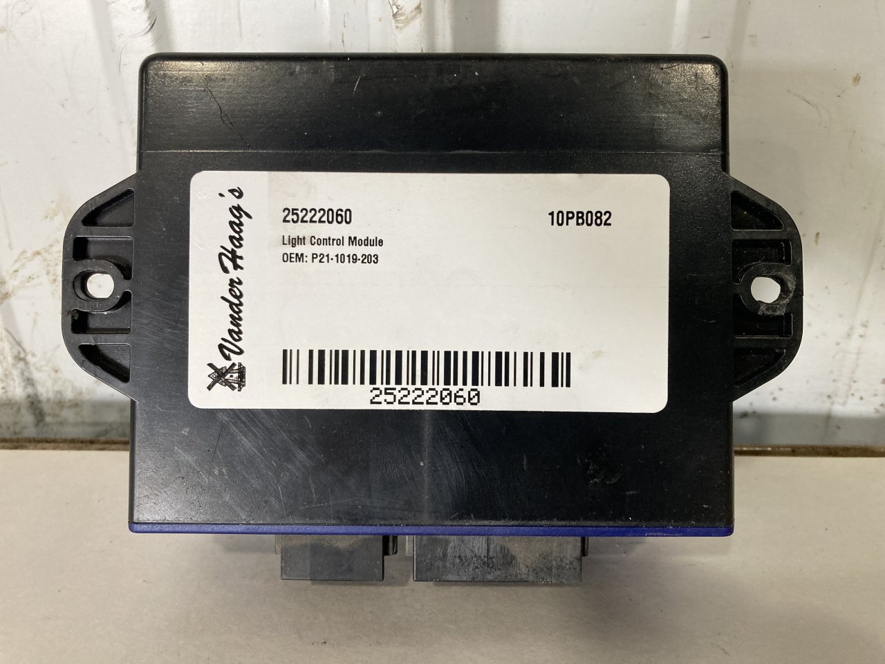 TRANSPORT CODE;C + EACHTIME MA-1 ① Peterbilt 387 Daytime Running Lights Control Module ECM
