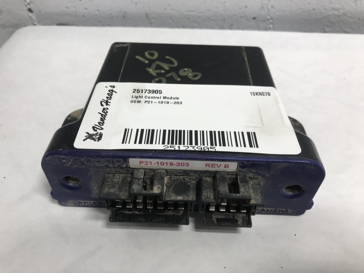 P21-1019-203 | Kenworth T800 Light Control Module for Sale