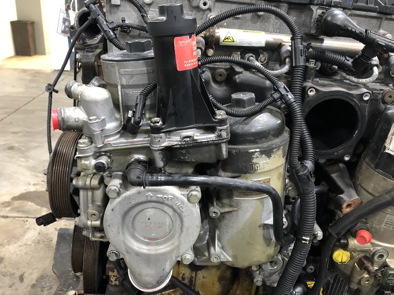 A 471 180 38 10 Detroit DD13 Oil Filter / Cooler Modules for Sale