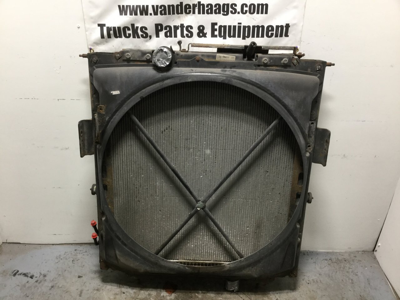 38784 Radiator Peterbilt 384 Radiator for Sale