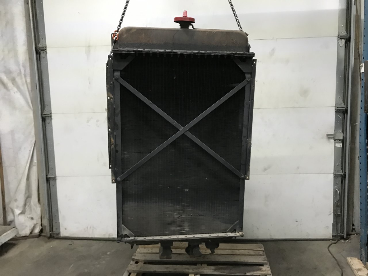 International 5000 (PAYSTAR) Radiator for Sale