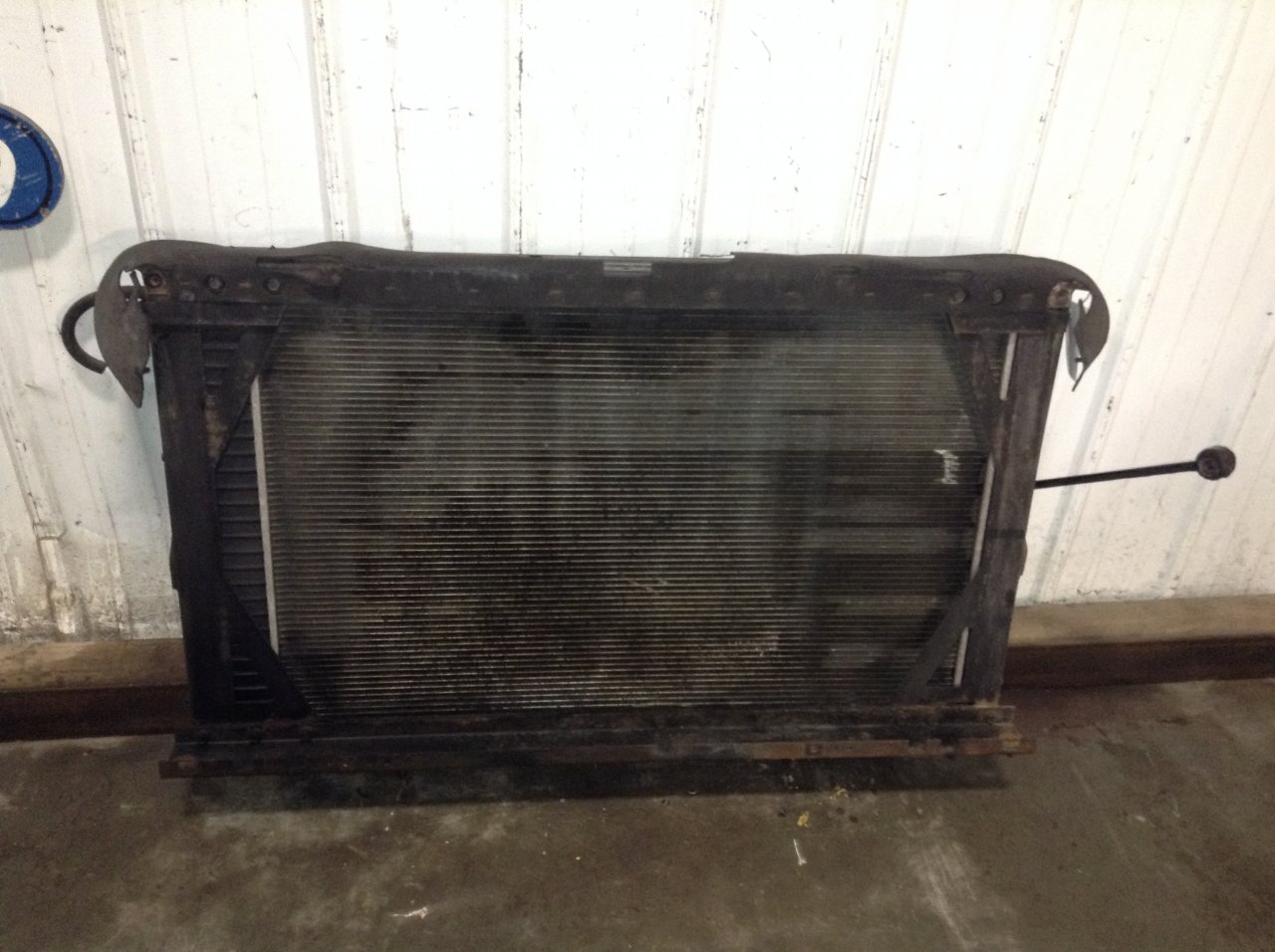 7442 Radiator International 7400 Radiator for Sale