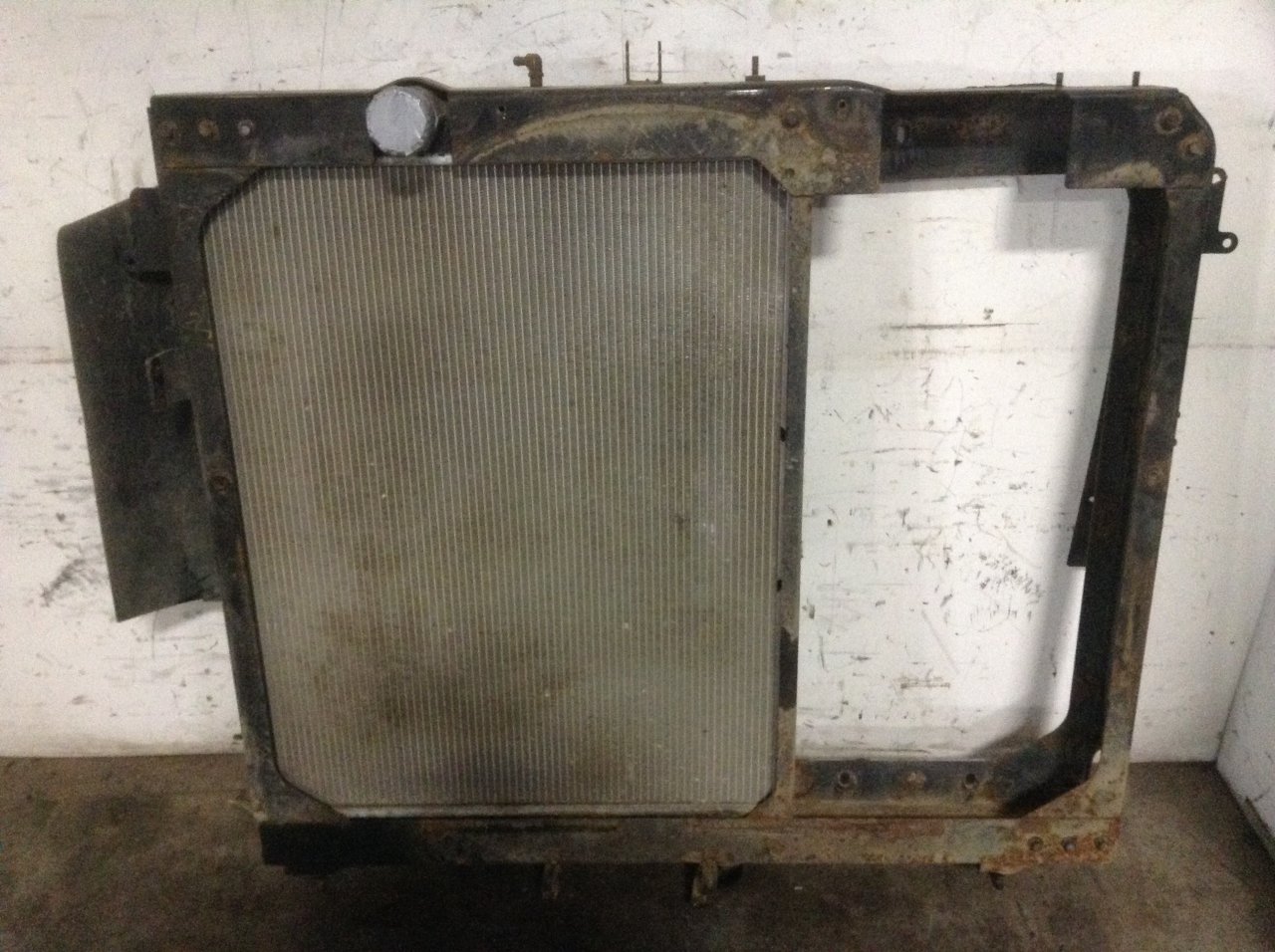 International 9200 Radiator for Sale
