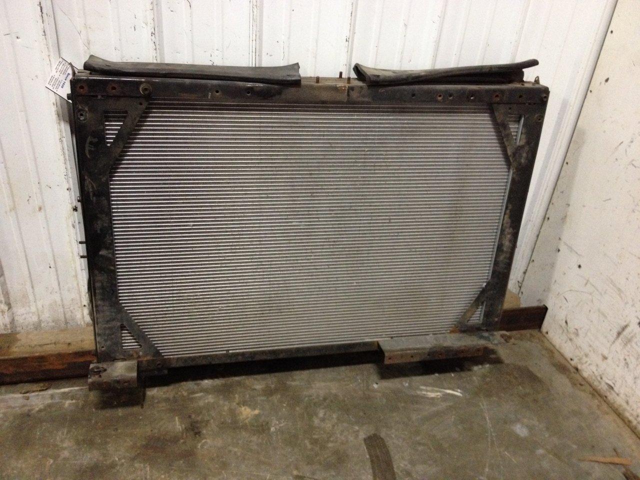 900041 Radiator 3502951C92 | International 9400 Radiator for Sale