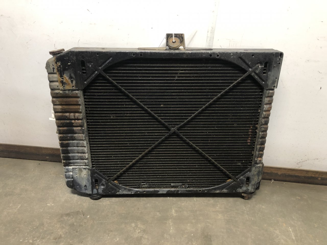 Ford LTS8000 Radiator for Sale