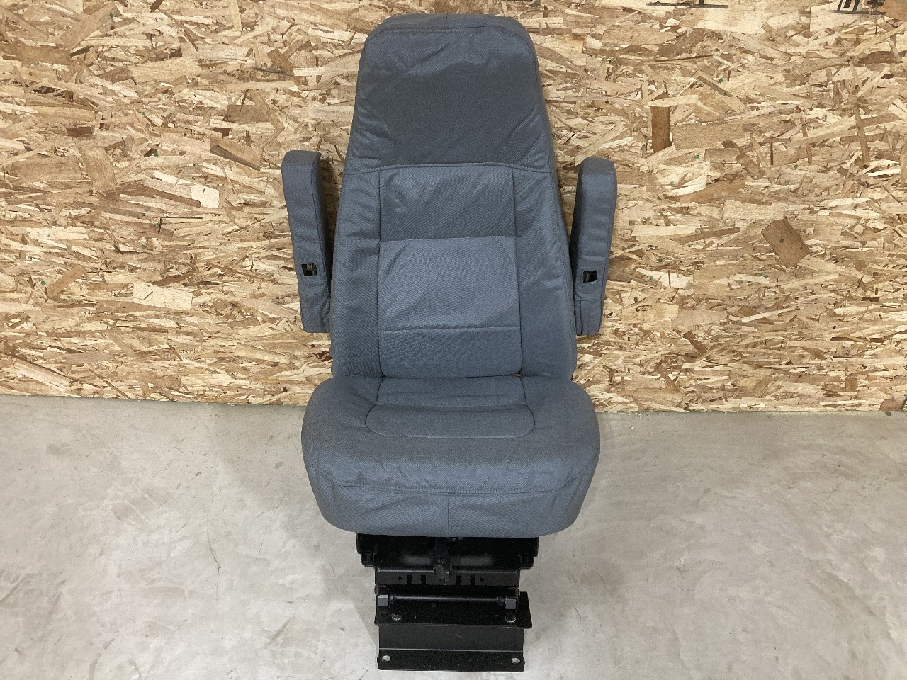 C27-00023-061 | Freightliner M2 106 Air Ride Seat for Sale