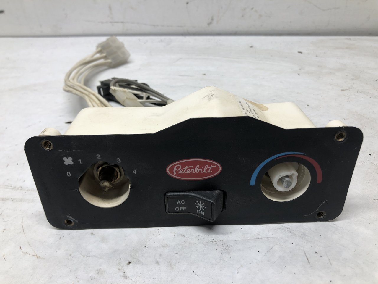 29-04194 | Peterbilt 379 Sleeper Control for Sale