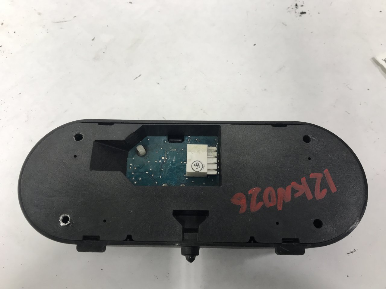 Kenworth T680 Sleeper Control for Sale