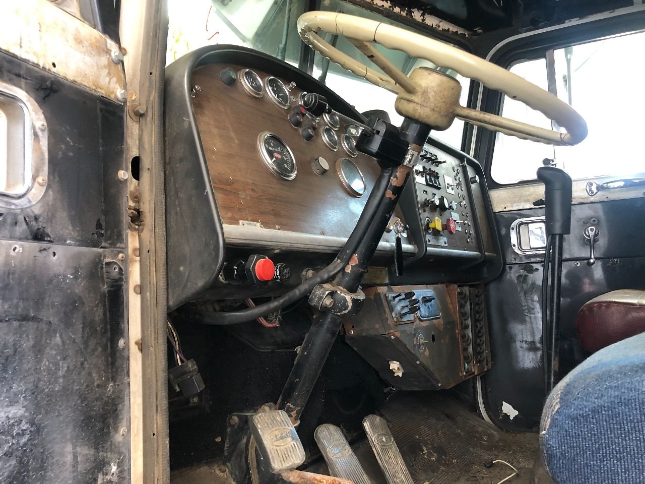 Peterbilt 359 Steering Column for Sale