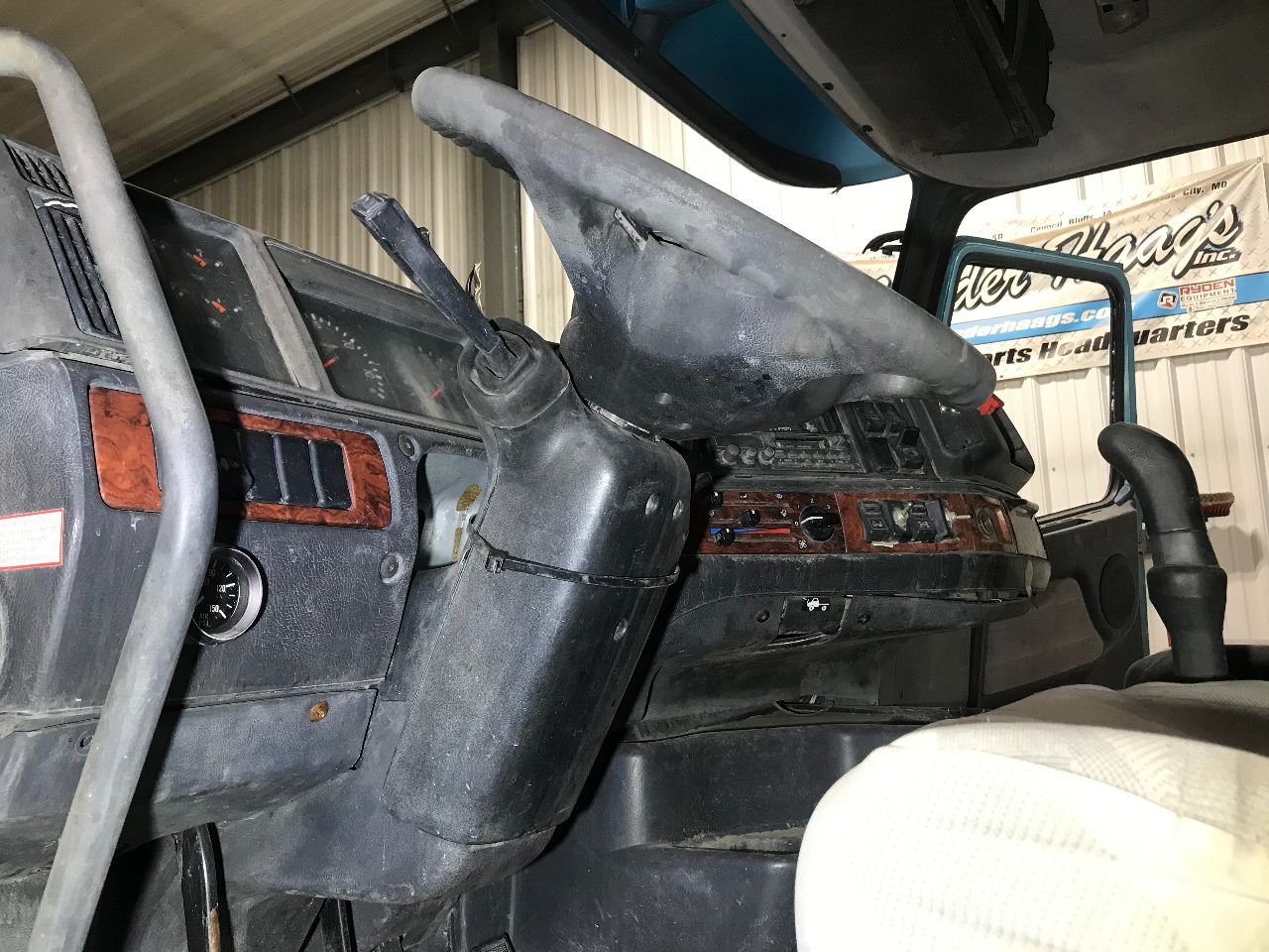 Volvo VNL Left/Driver Steering Column - Used