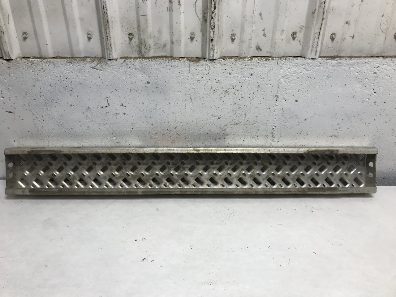 Mackさま専用 20831346 | Mack CHU Step (Frame, Fuel Tank, Faring) for Sale