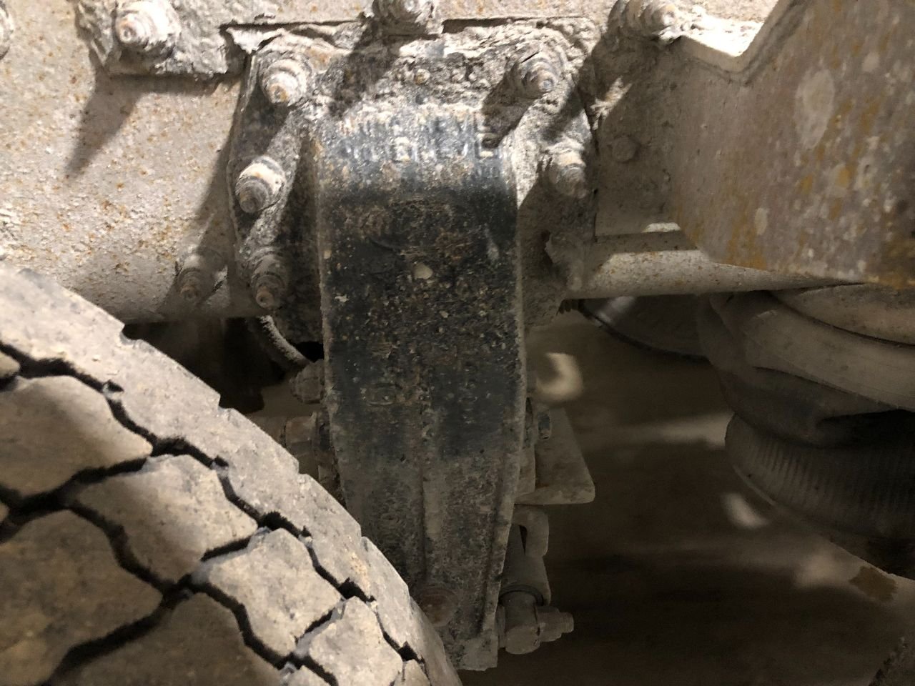 Eaton DSP40 Axle Housing for Sale