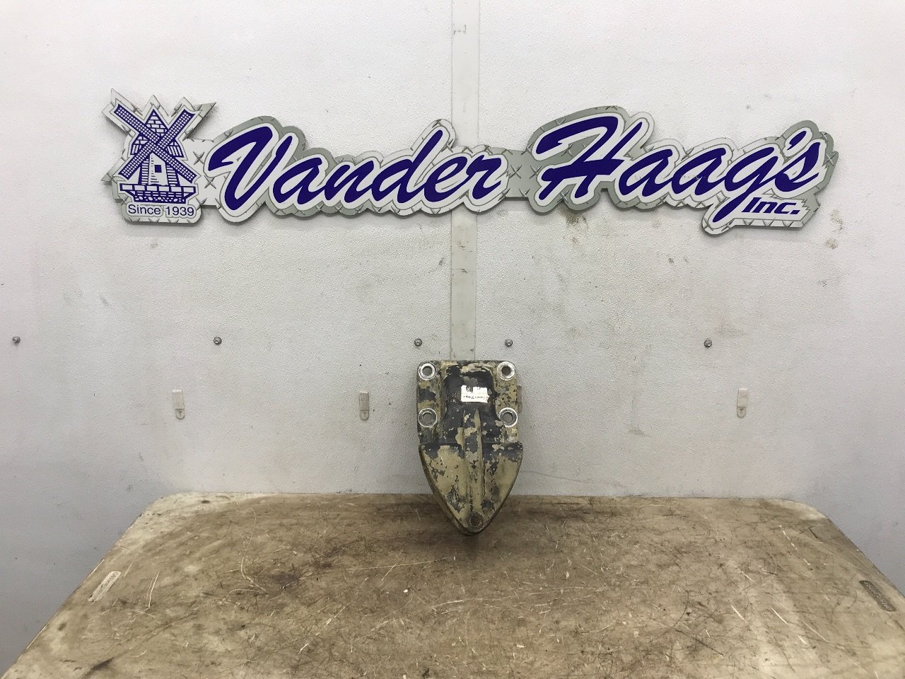Kenworth K100 Suspension Spring Hanger for Sale