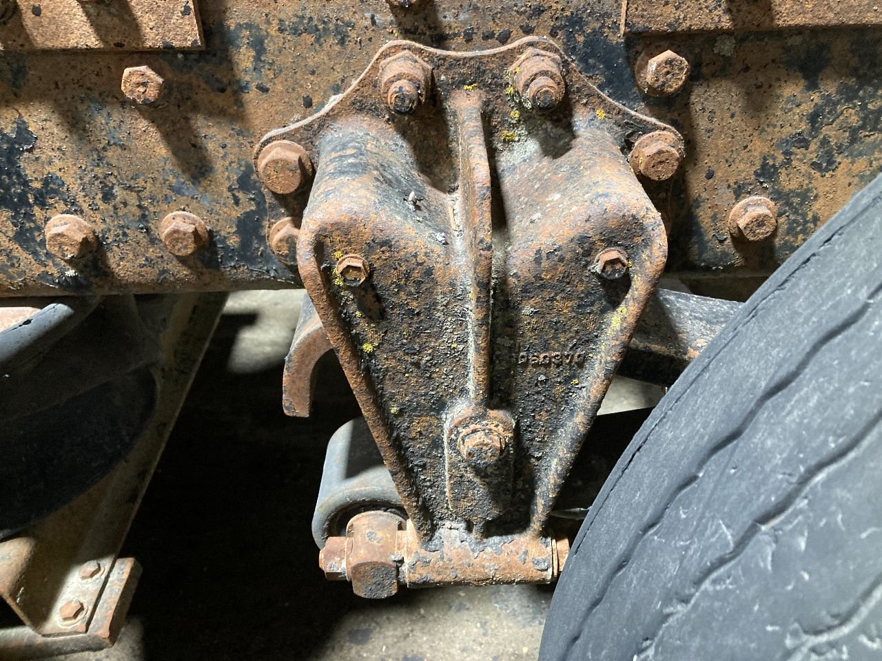 Eaton DS402 Axle Housing for Sale