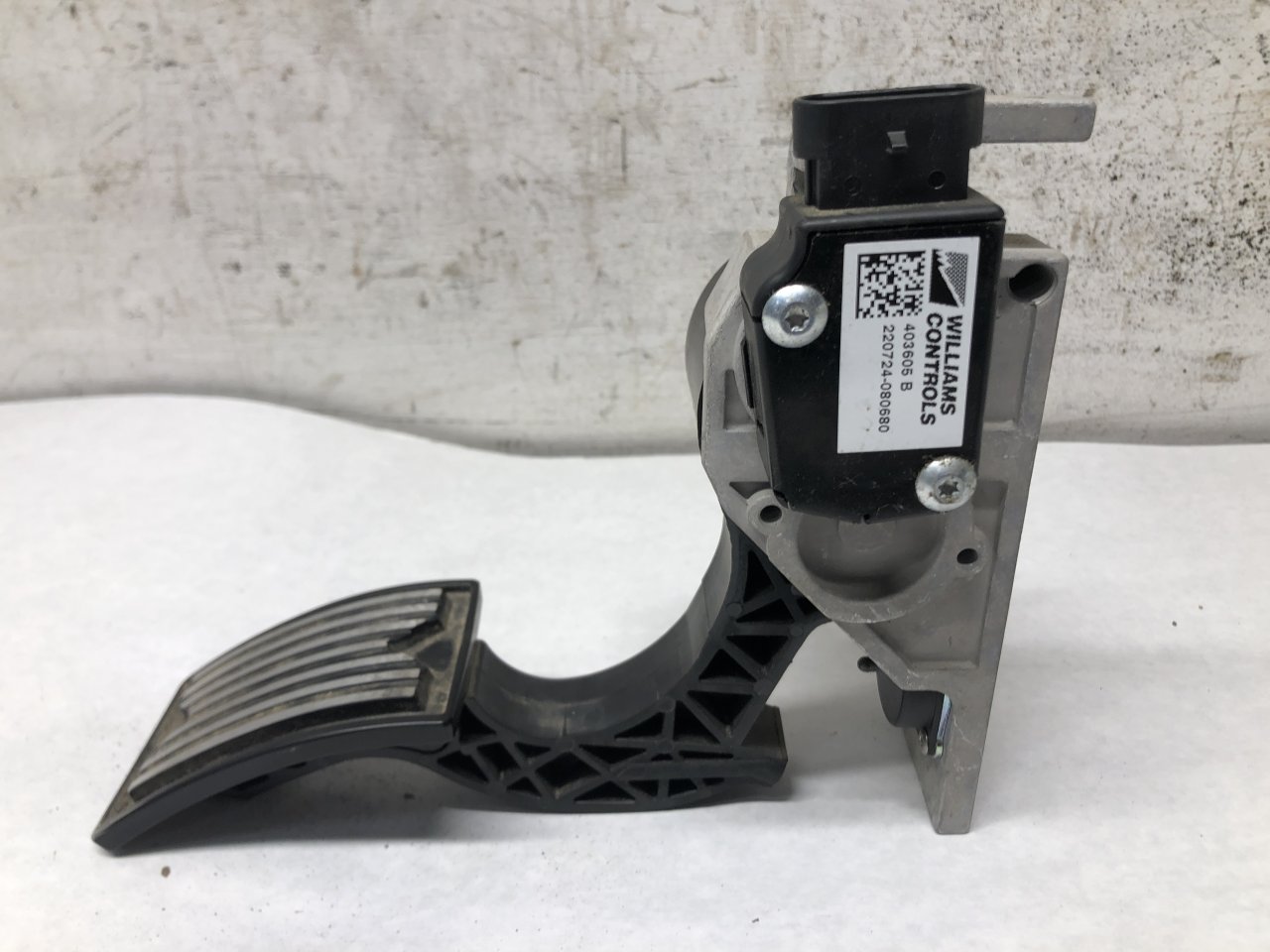 84739665 | Mack ANTHEM (AN) Foot Control Pedal for Sale
