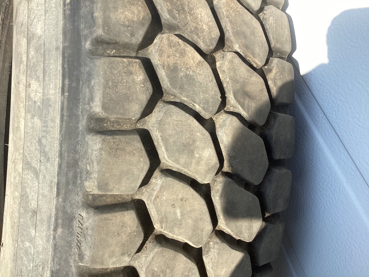 Mack RB600 Tire for Sale