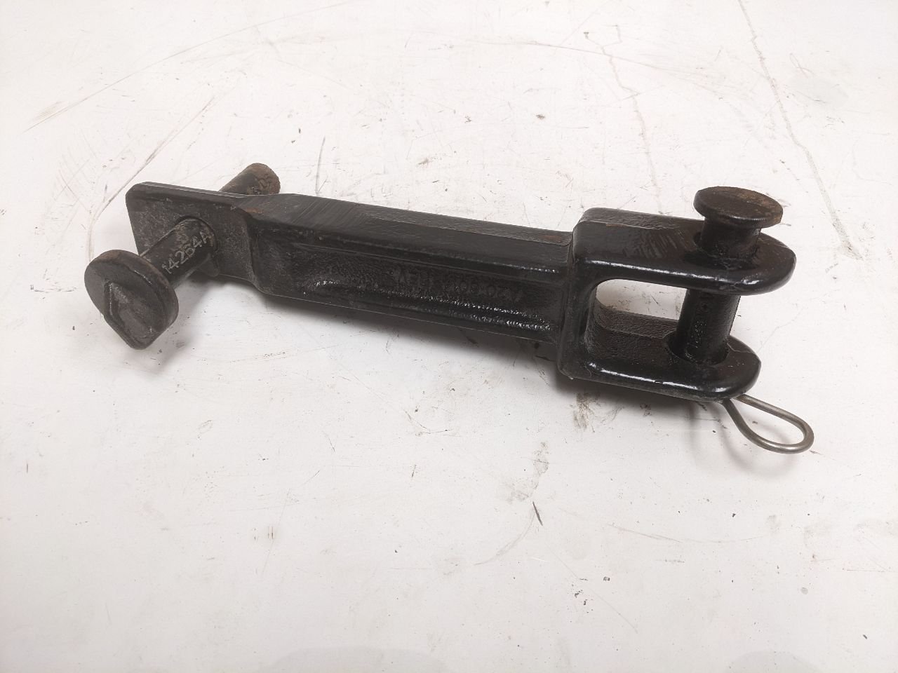 A206014 Kenworth T440 Tow Hook for Sale
