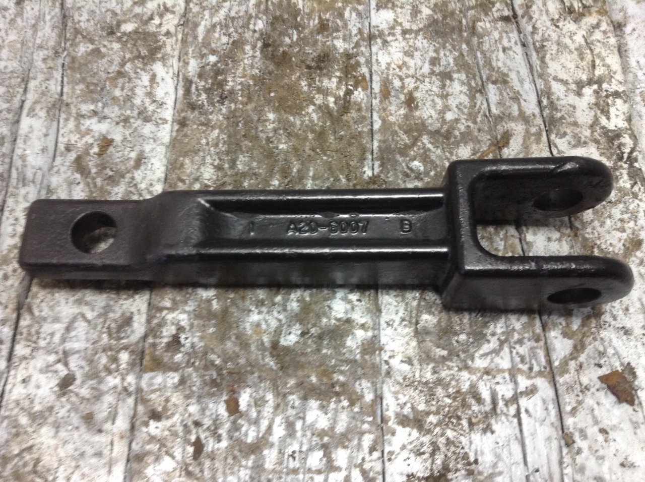 A206007 Kenworth T600 Tow Hook for Sale