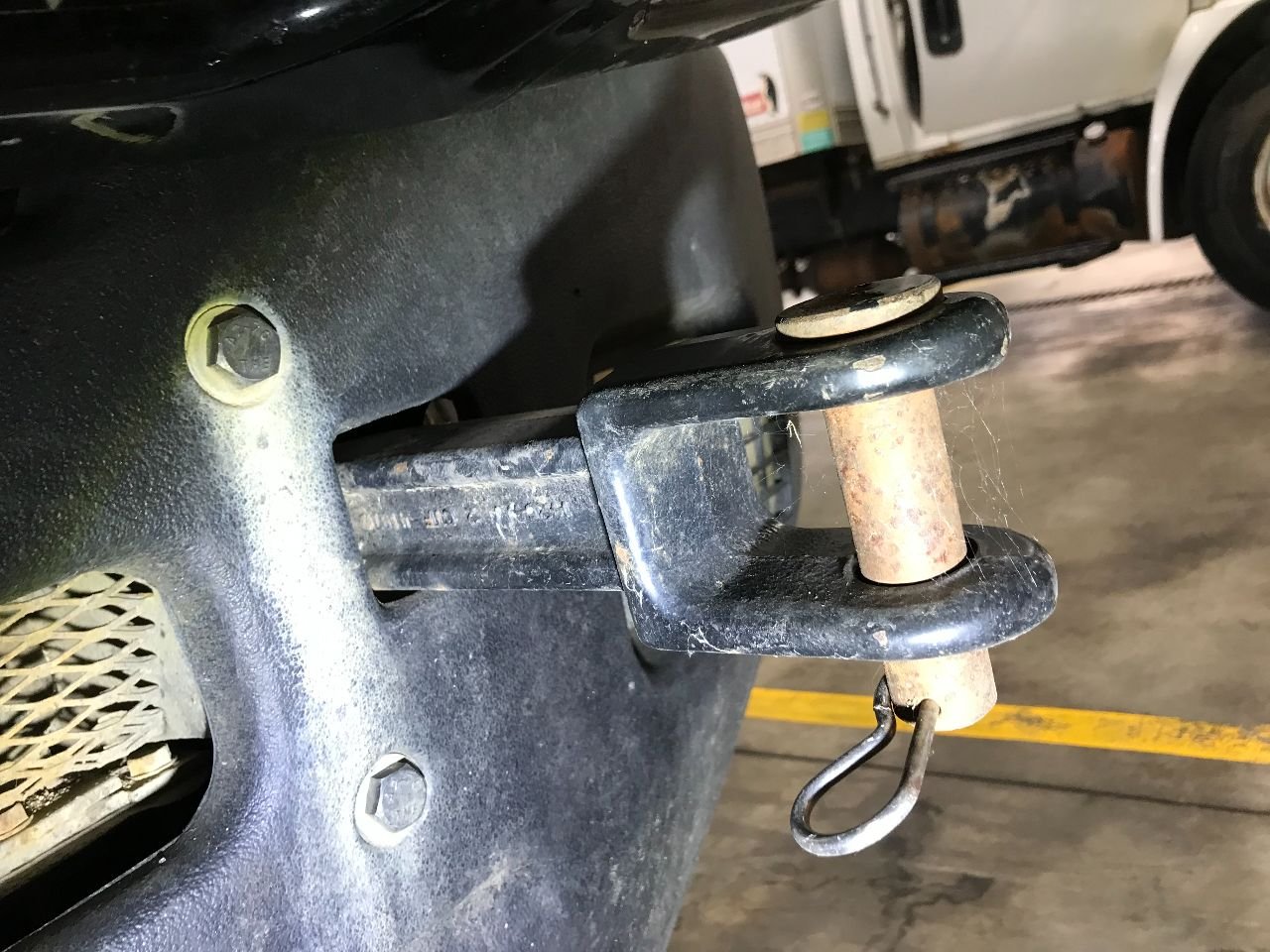 A206014 Kenworth T600 Tow Hook for Sale