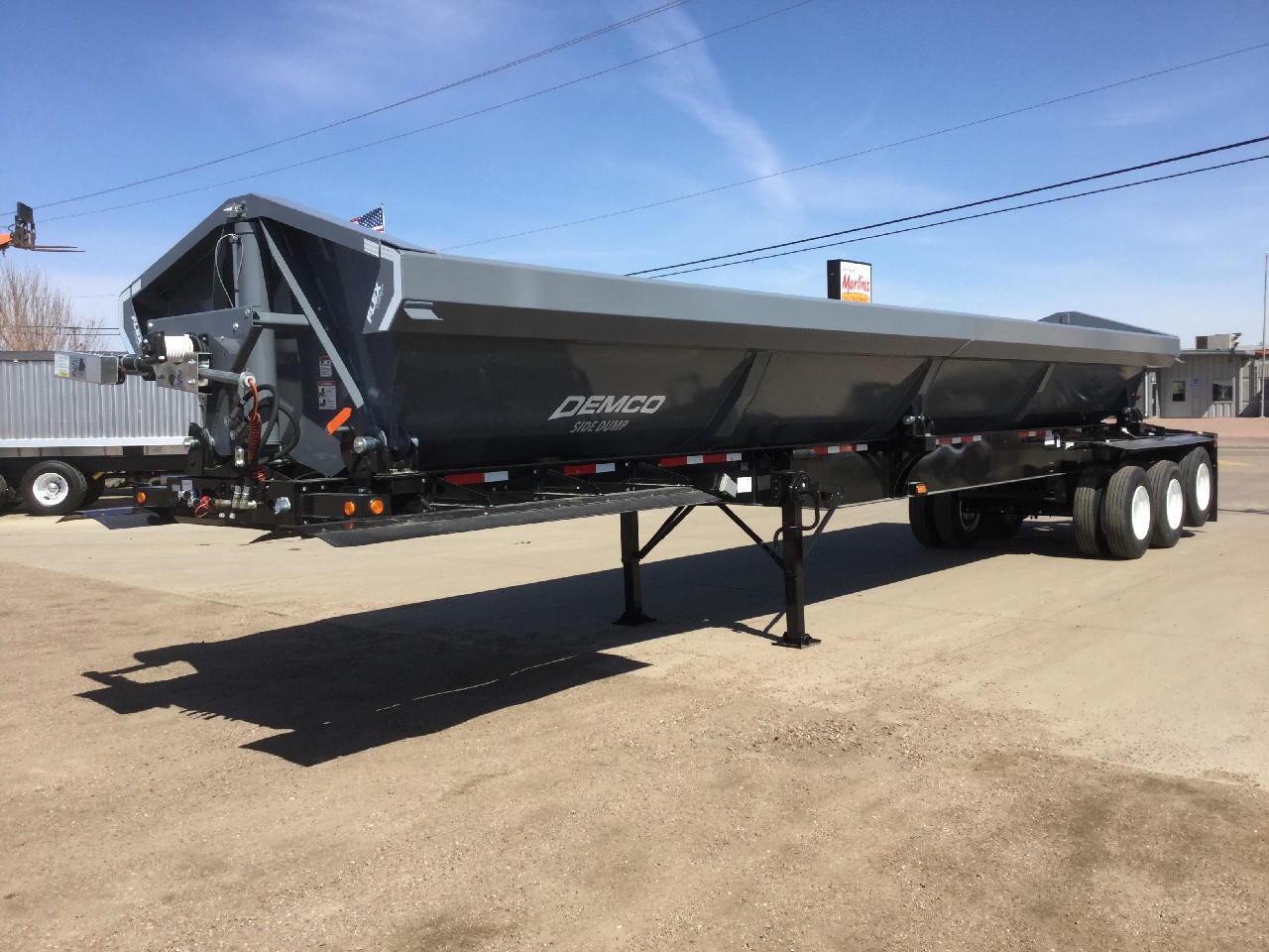 Demco Rk200 Demco CR443-AR-RL-3726 Trailer for Sale