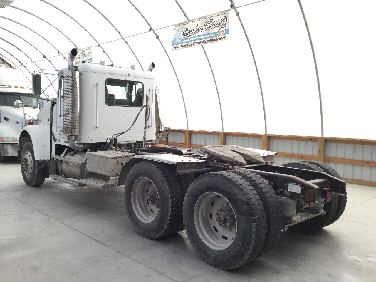 Freightliner FLD120SD Hub for Sale