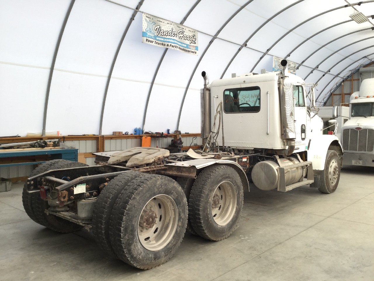 Freightliner FLD120SD Hub for Sale