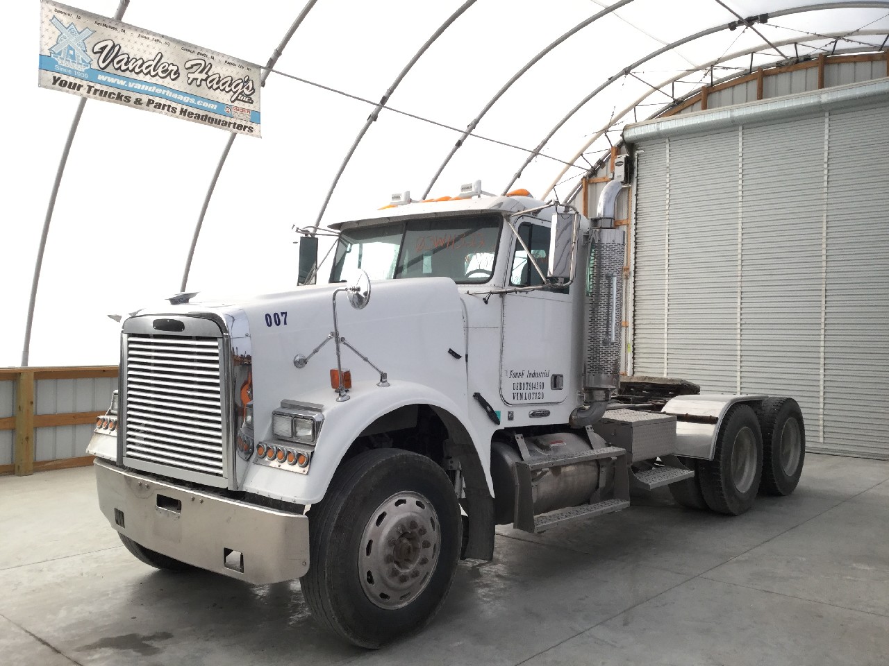 Freightliner FLD120SD Hub for Sale